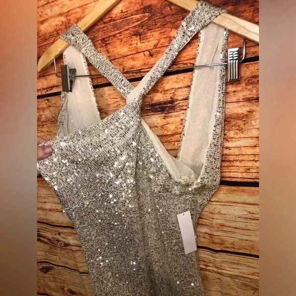 ❄️🪩Sequin Keyhole Gown 🪩❄️ NWT - Picture 8 of 16